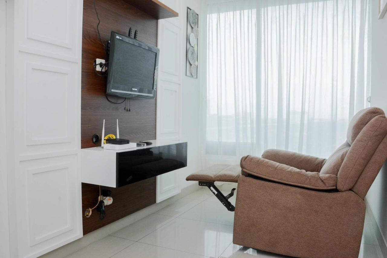 Apartemen Pleasant And Modern 2br Grand Kamala Lagoon By Travelio Bekasi